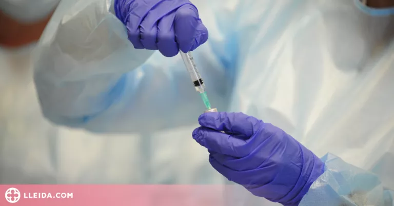 Salut posa data a la quarta dosi de la vacuna contra la covid als majors de 80 anys