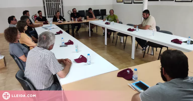 Institucions acorden treballar juntes en defensa dels viticultors a la DO Cava