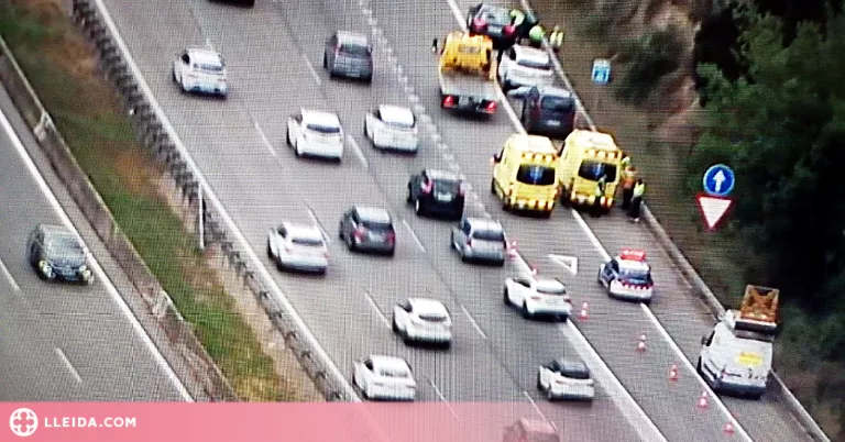 Primeres cues a les carreteres catalanes en l'operació tornada per Sant Joan