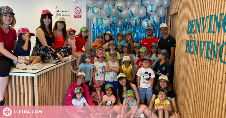 Rosselló col·labora amb la compra de 130 gorres de la campanya d'AFANOC
