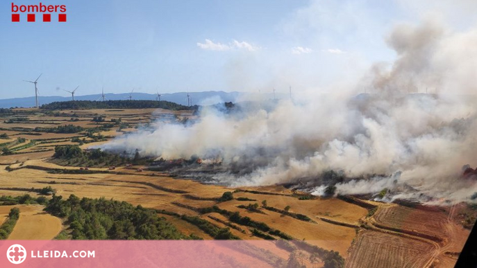 Una màquina recol·lectora de cereal, la causa de l'incendi de Vallbona de les Monges