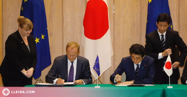 Mor l'exprimer ministre del Japó durant un míting electoral