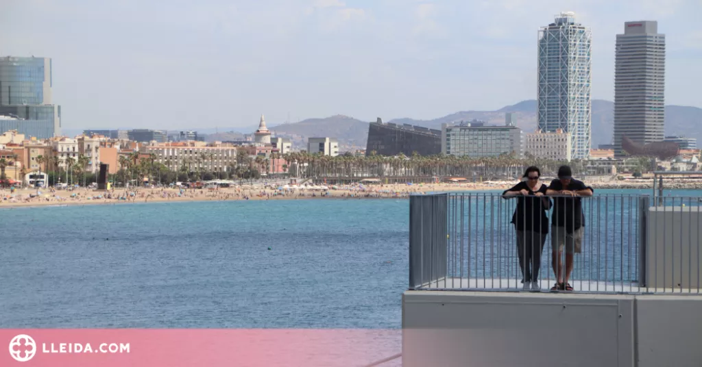 El sector turístic es recupera al juny i duplica les dades de 2021