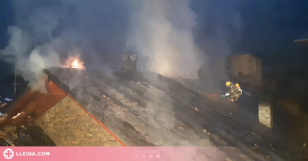⏯️ Incendi sense ferits en una casa de tres plantes al Pallars Sobirà