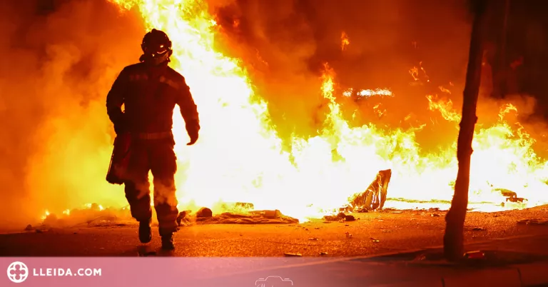 Detingut un piròman per provocar diversos incendis a Lleida