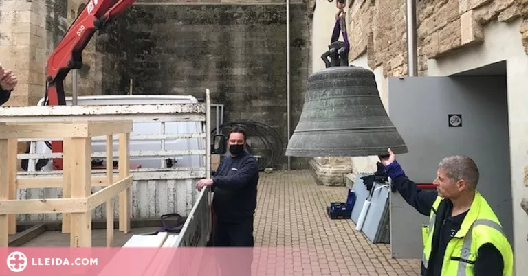 La campana Mònica de la Seu Vella marxa a Àustria per ser restaurada