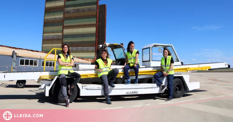 ⏯️ Més de la meitat de les operàries de rampa a l'aeroport d'Alguaire són dones