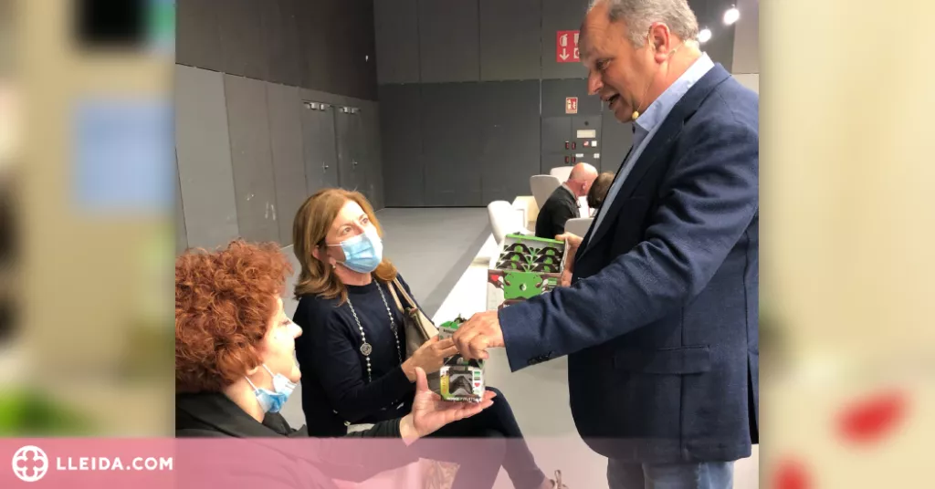 Una empresa lleidatana presenta la primera infusió feta 100% amb pell de poma