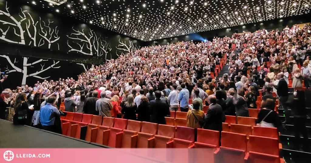 ⏯️ Lleida homenatja la pagesia amb la multitudinària i ovacionada preestrena d’‘Alcarràs’