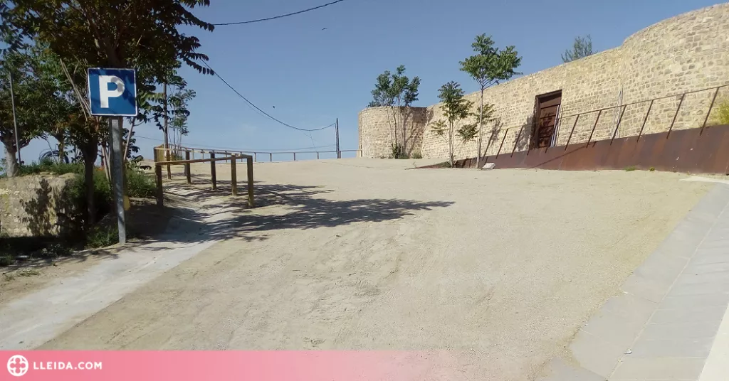 Cervera rehabilita un mur i l’esplanada de la plaça del Castell