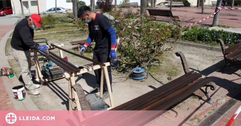 Tàrrega comença a restaurar els seus bancs de fusta