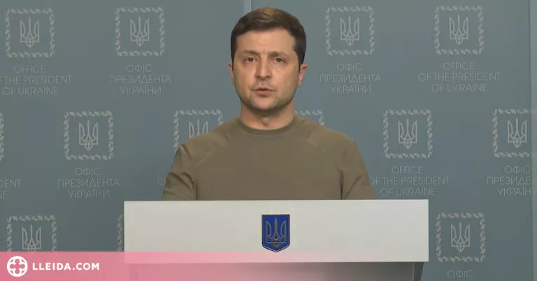 Zelenski assegura que han mort 137 ucraïnesos el primer dia d'atac militar rus