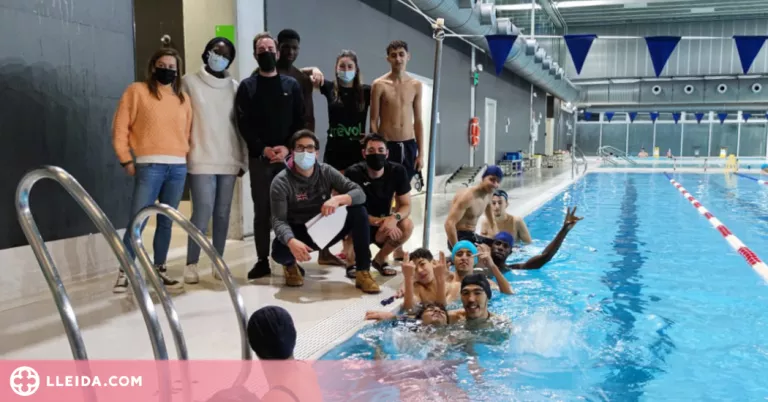 Joves migrats sols participen en un projecte d’acompanyament de Lleida Jove