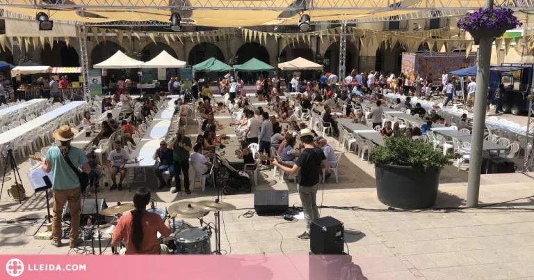 Almacelles clou amb èxit la Fira de la Il·lustració i Fira Tasta'm