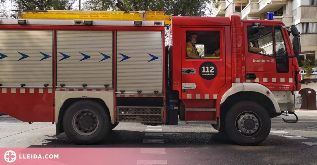 Cedeix la teulada d'una casa per un incendi a Soses