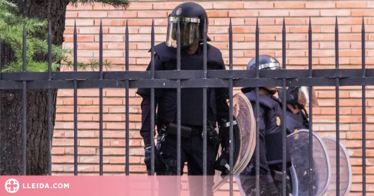 Una comissària de la Policia Nacional, sobre l'1-O: "Ja els agradaria a algunes que les violés un antidisturbis"