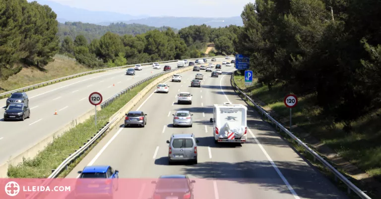 Trànsit proposa reduir la velocitat a l'autopista per l'incompliment de la distància de seguretat