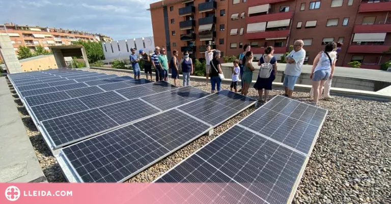 Visita a la planta solar fotovoltaica del Centre Cívic de Balàfia