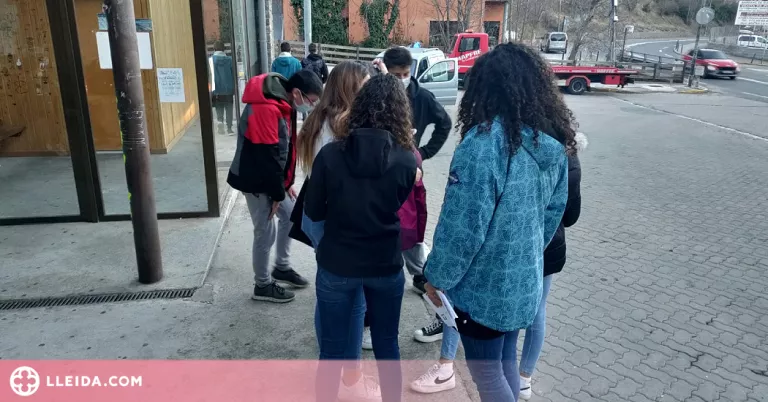 Joves de l'Alta Ribagorça reflexionen sobre el medi ambient amb una gimcana