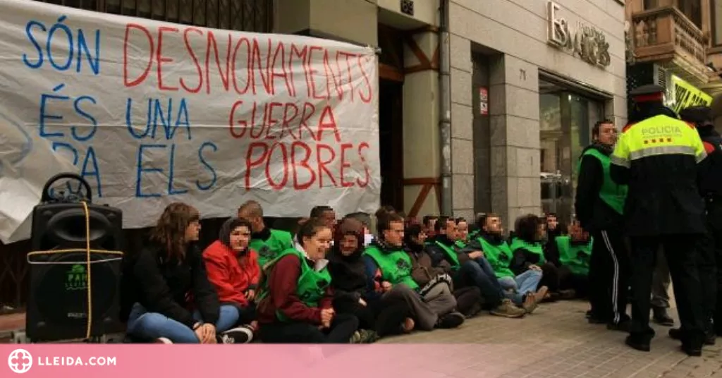 ⏯️ La PAH Lleida atura el desnonament de tres famílies
