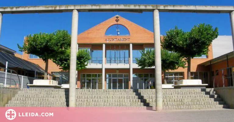 Corbins treu a licitació la posada al dia energètica de l’ajuntament
