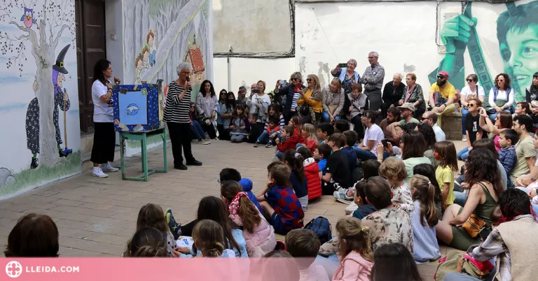 ⏯️ El Festival Gargar de Penelles estrena el primer mural de 'Les Tres Bessones' de Roser Capdevila