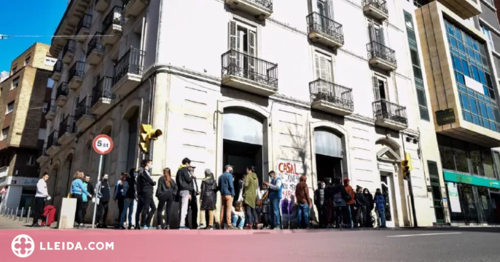 Recuperen una oficina bancària de Lleida per convertir-la en la seu del Casal de Joves