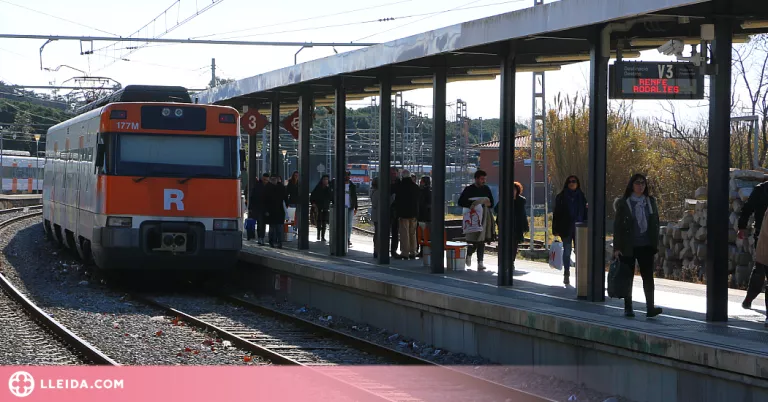 Els usuaris de Renfe ja poden adquirir els abonaments gratuïts de Rodalies i Mitja Distància