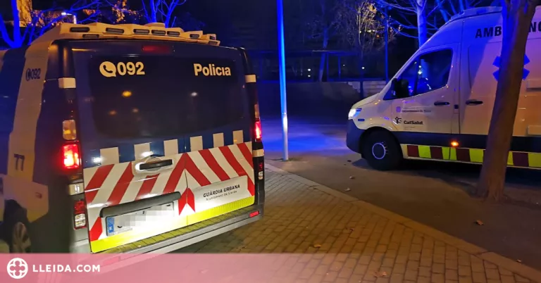 Calen foc al vehicle després de saltar-se un control i fugir de la Urbana a Lleida