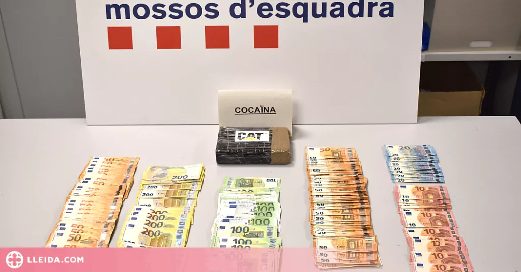 Intervenen un quilo de cocaïna i 32.400€ amagats en un vehicle a Lleida