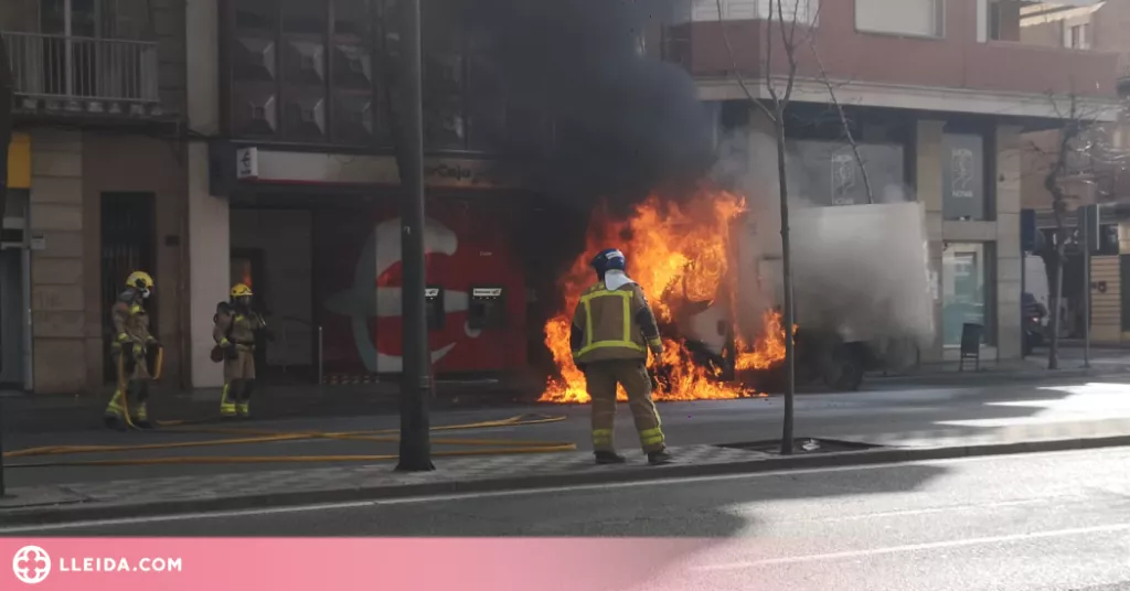 ⏯️ Crema una furgoneta al centre de Lleida