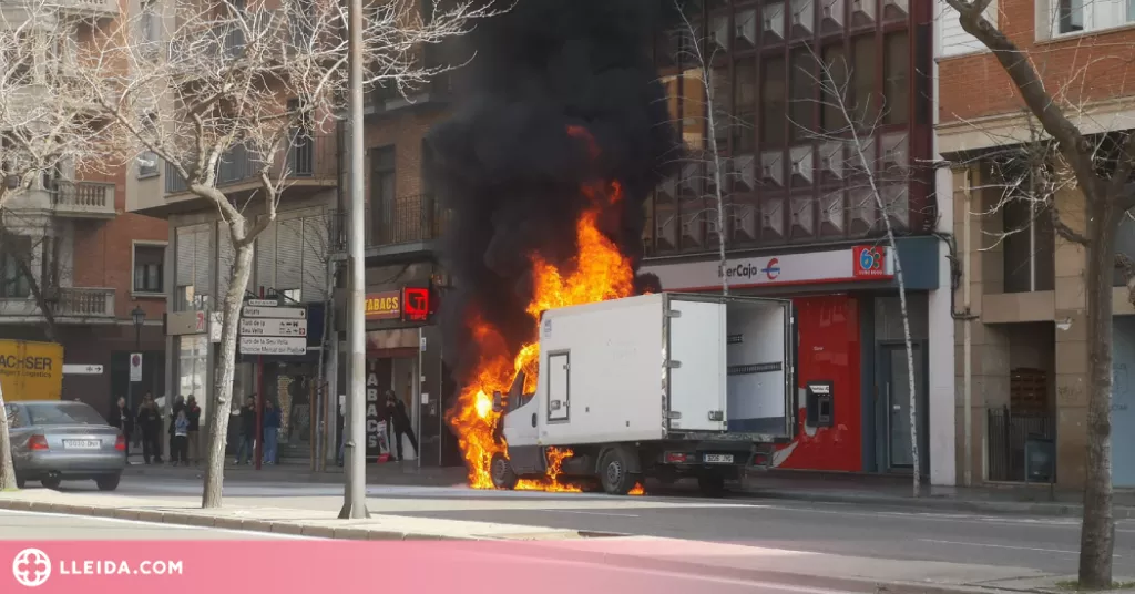 ⏯️ Crema una furgoneta al centre de Lleida