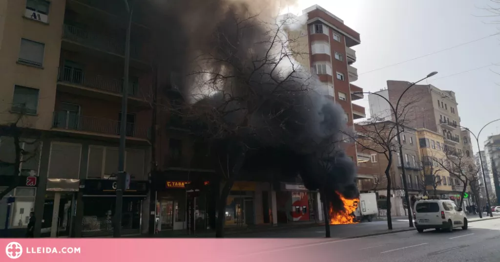 ⏯️ Crema una furgoneta al centre de Lleida