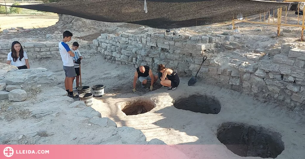 Joves d'arreu de Catalunya descobreixen “Els orígens de Sant Pere el Gros de Cervera”