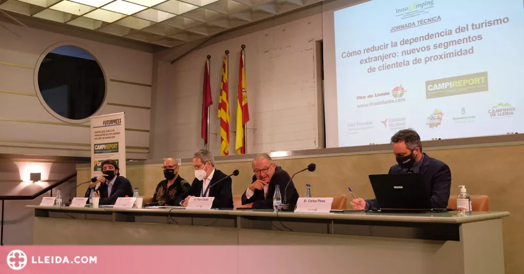 Denuncien competència deslleial dels aparcaments municipals per autocaravanes