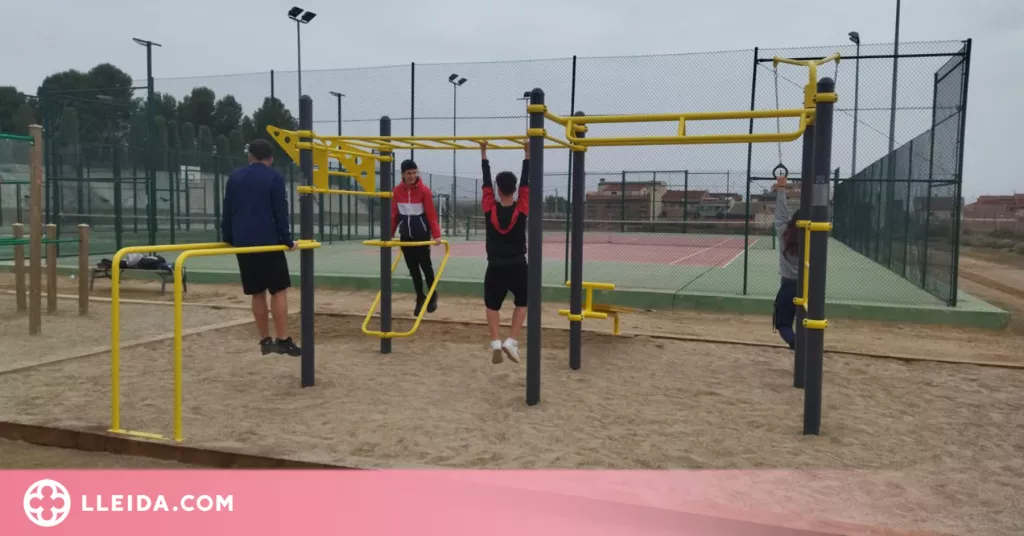 Rosselló amplia la zona esportiva amb un nou aparell de ‘workout’