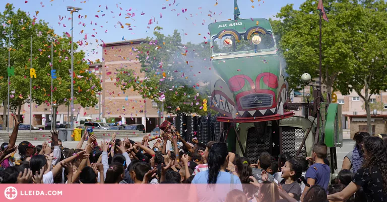 L’Enre9 alça el teló amb una cercavila multitudinària i diversos espectacles