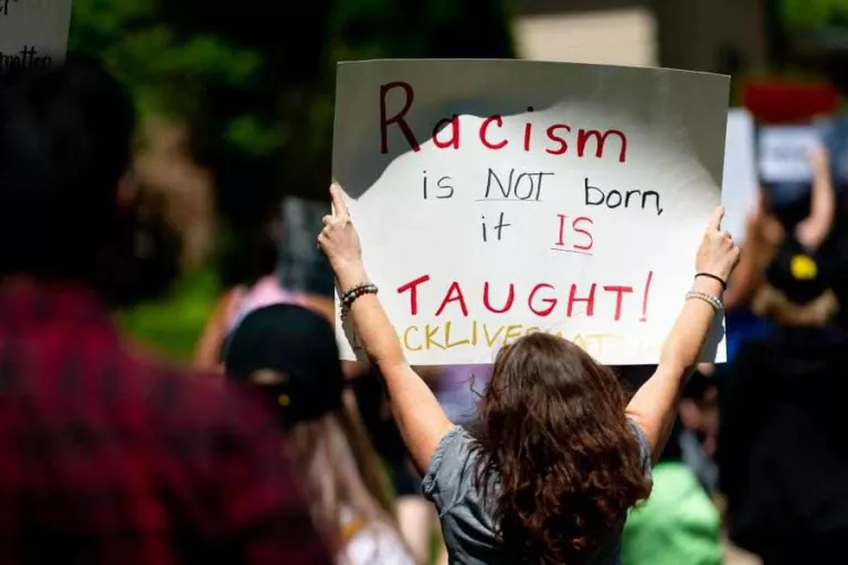 Com combatre el racisme des de l'educació, en un cicle de xerrades a la UdL