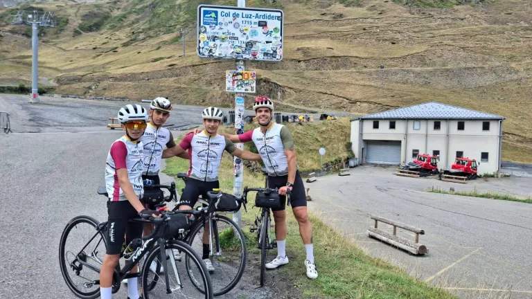 El repte solidari al Tourmalet es completa amb èxit i ja supera els 800 euros recaptats