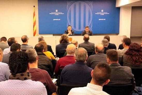 Ajuntaments i organitzacions agràries reclamen crèdits tous per a la fruita dolça i un pla per sensibilitzar la població