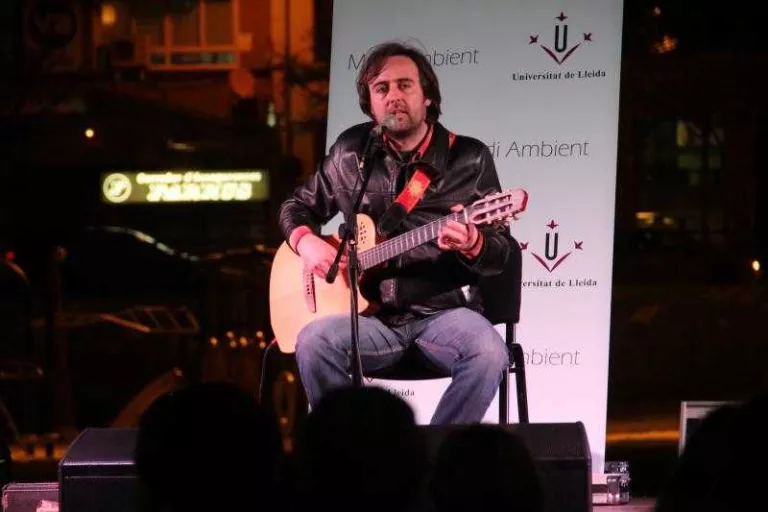 Roger Mas obrirà el Mercat de Vic amb un grup gal·lès