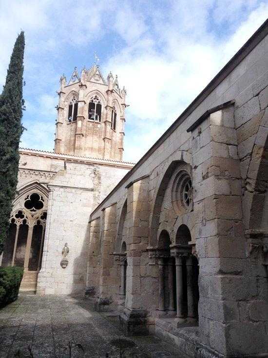 Un nou carnet permet visitar els tres monestirs de la Ruta del Cister per quinze euros