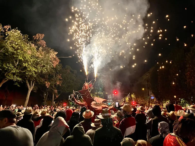 La Gran Nit de Foc torna a encendre la rambla d’Aragó durant les Festes de Tardor