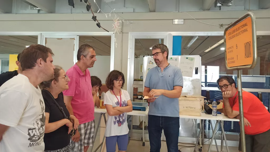 Persones amb discapacitat de l'Associació Alba es formen per poder exercir el seu dret a vot