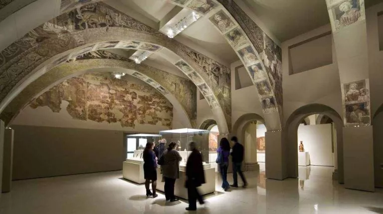 Vila no acatarà l’ordre de la jutge d’arrancar el mural de Sixena del MNAC