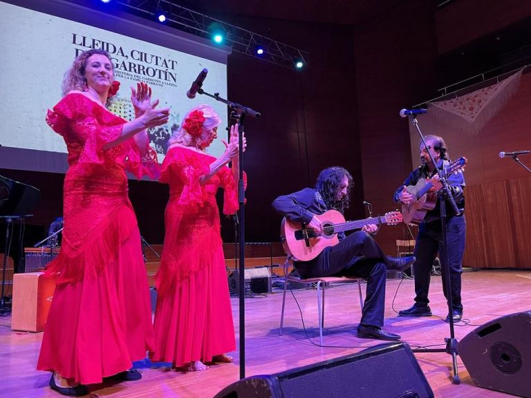 Lleida homenatja la seva rumba amb l'espectacle “Lleida, ciutat del garrotín”
