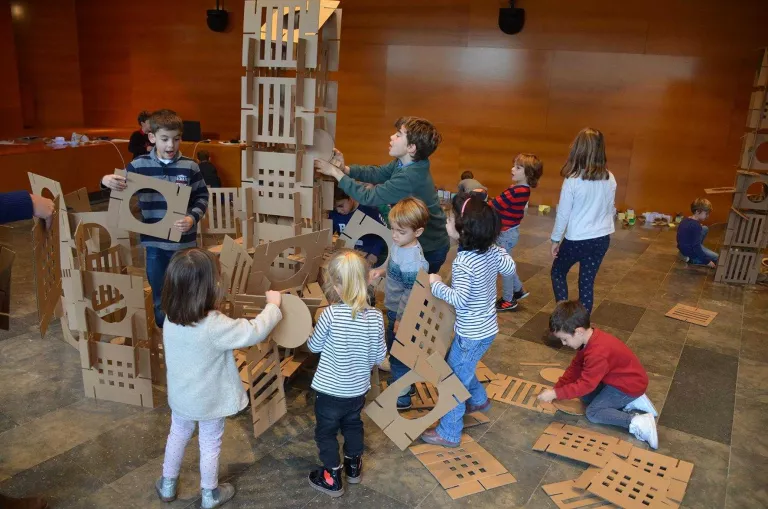 Un centenar d'infants "planten llavors" per sembrar arquitectura