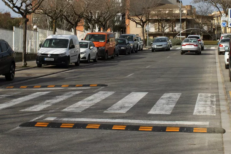 Vuit carrers de Tàrrega ja compten amb reductors de velocitat