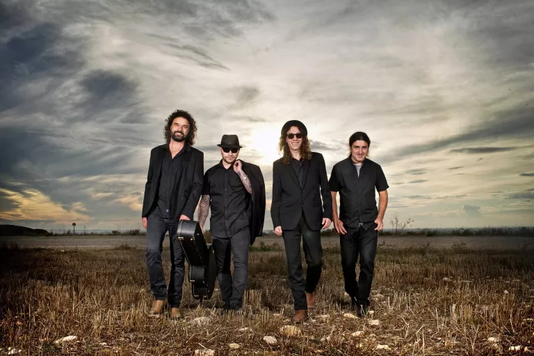 The Chain Smokers Band, o com deixar-se portar per la música negra