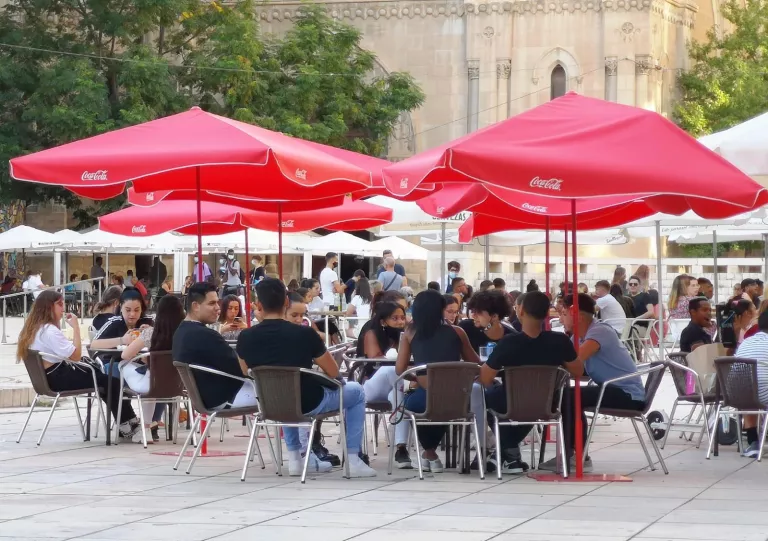 Les reunions socials es limitaran a un màxim de 6 persones per reduir els contagis per la covid-19